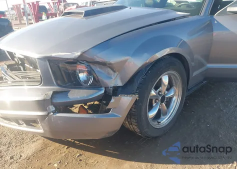 2006 Ford Mustang V6 z USA, uszkodzony, nr VIN 1ZVFT80N465117679